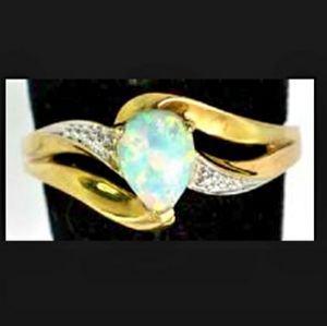 2 TONE SOLID 10K  1 CARAT DAZZLING GENUINE OPAL WITH DIAMOND ACCENT  RING.